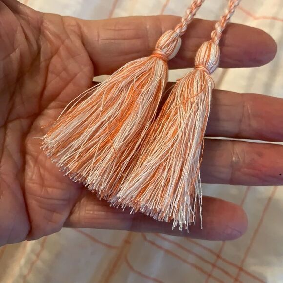 Medium white & orange top - Picture 5 of 7